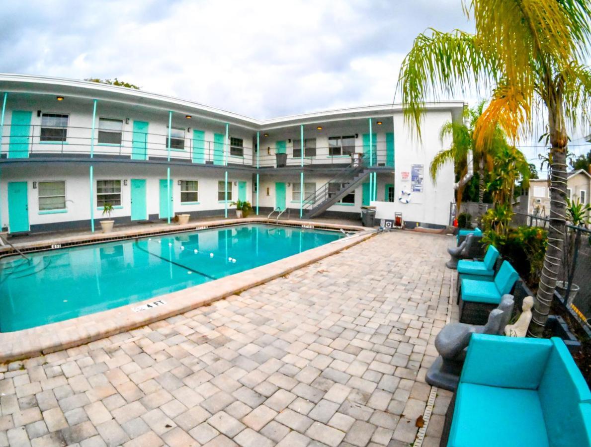 Uptown Inn & Suites San Petersburgo Exterior foto